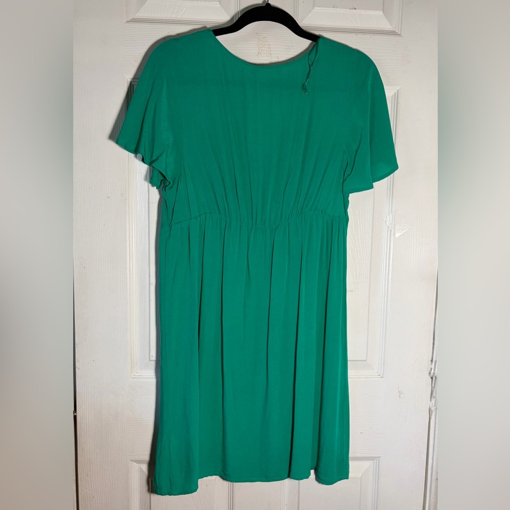Primark Care Vibrant Green V-Neck Dress, Short‎ Bell Sleeve Sz 8 - Picture 2 of 8
